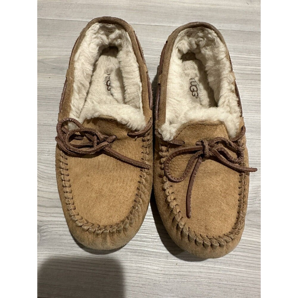 UGG Dakota Chestnut Brown Suede Slip On Moccasins Womens Size 6